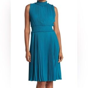 NWT Nanette Lepore Dress
Smocked Neck Pleated Sleeveless (Lg/Teal)